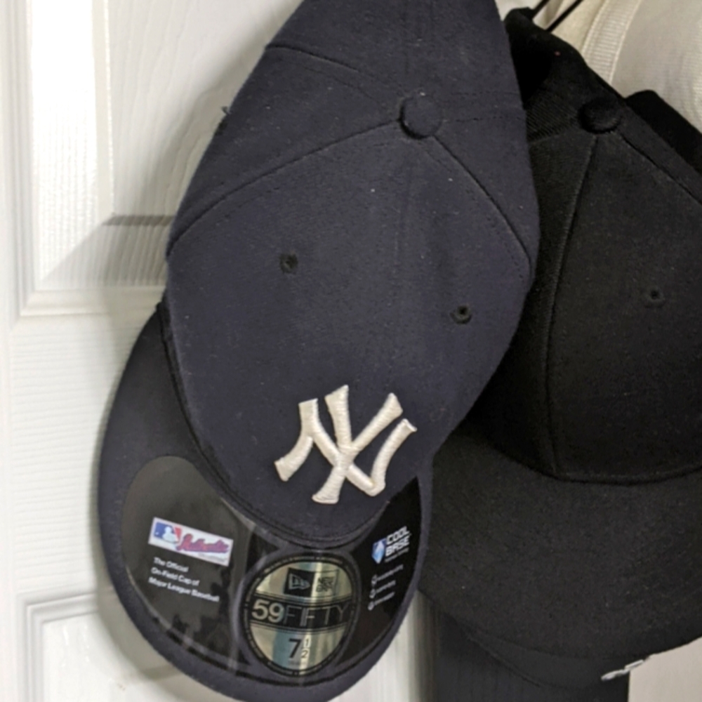 All star Yankee throwback fited one of Many hats very rare, very real authentic